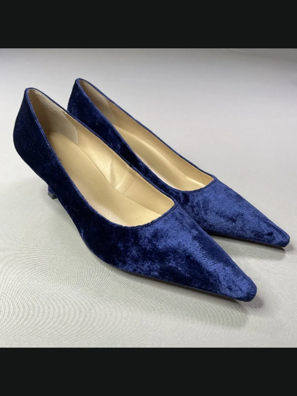 NEW Ann Taylor Shoes Womens 8 blue velvet kitten heels point toe cocktail